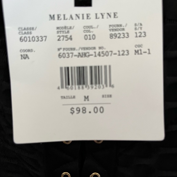 Beautiful long-sleeved Melanie Lyne top. Eye-catching details and texture. - Picture 4 of 8